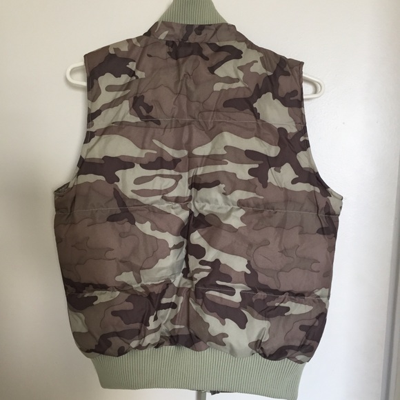Camo Puffer Vest - Picture 2 of 3
